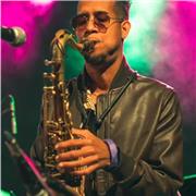 Hola doy clases particulares de saxofón